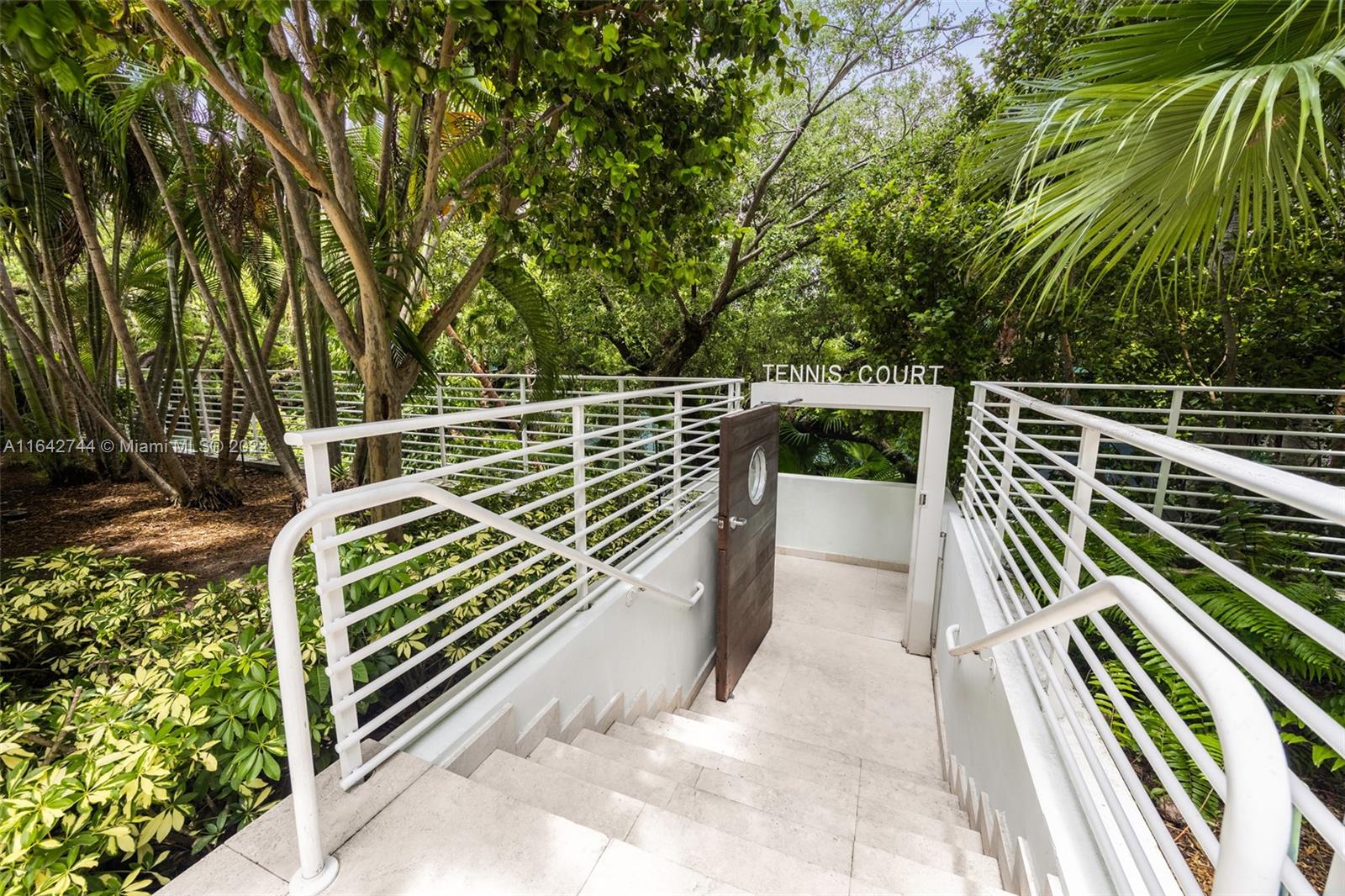 GROVENOR HOUSE CONDO - Residential