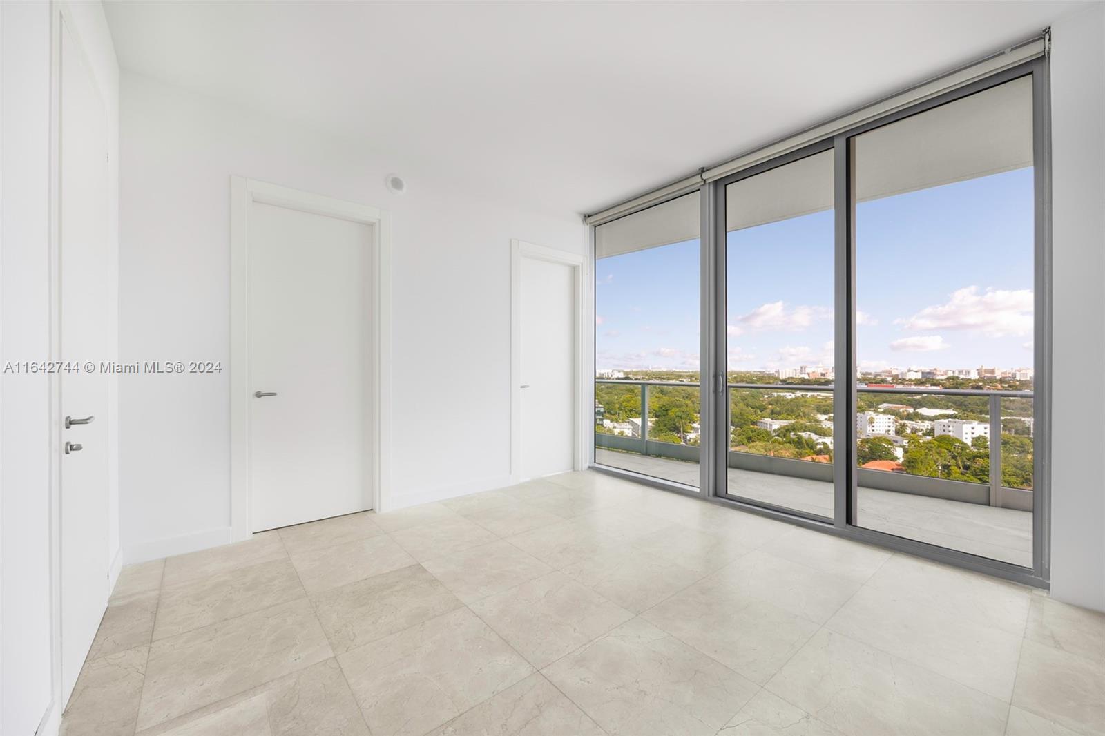 GROVENOR HOUSE CONDO - Residential