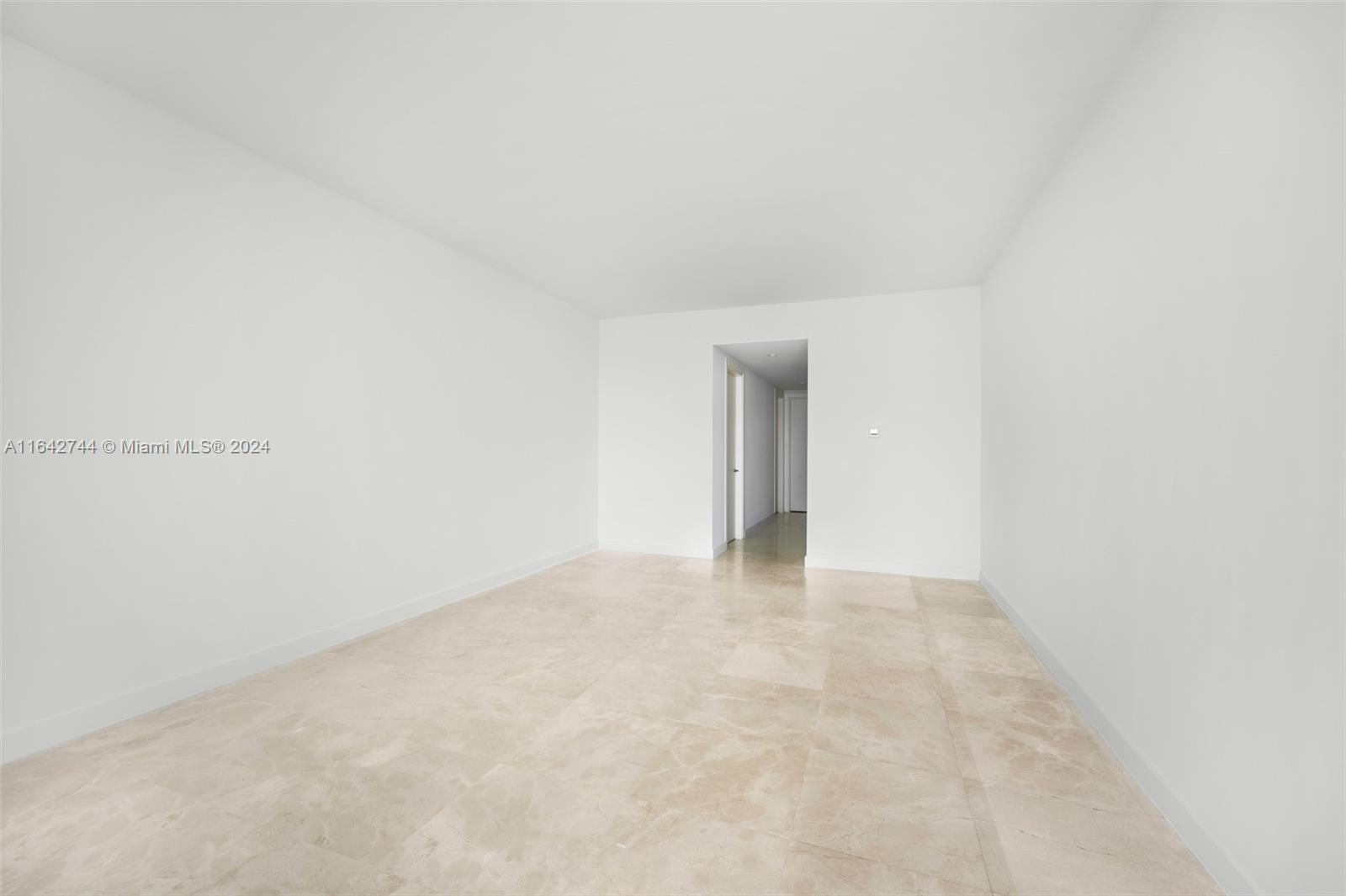 GROVENOR HOUSE CONDO - Residential