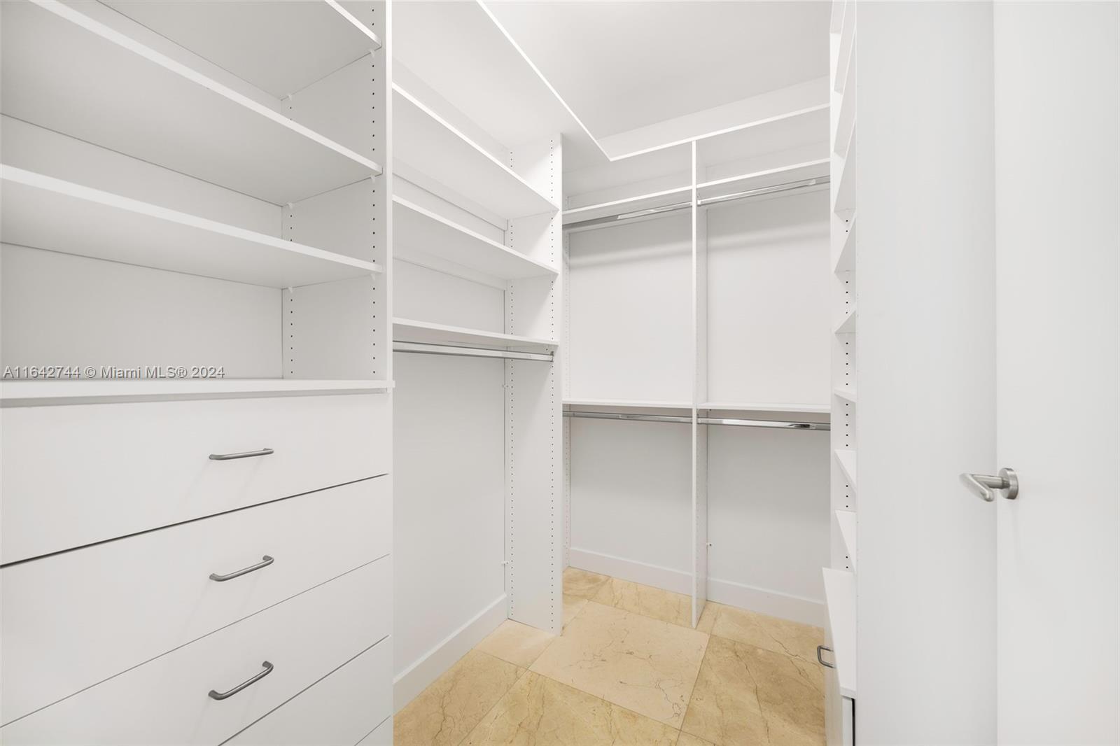 GROVENOR HOUSE CONDO - Residential