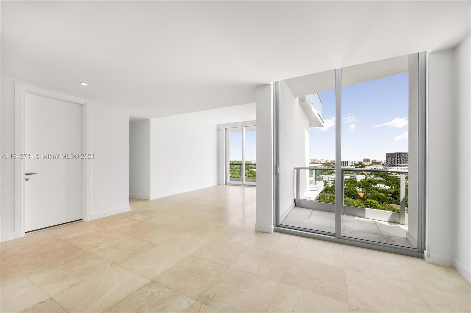 GROVENOR HOUSE CONDO - Residential