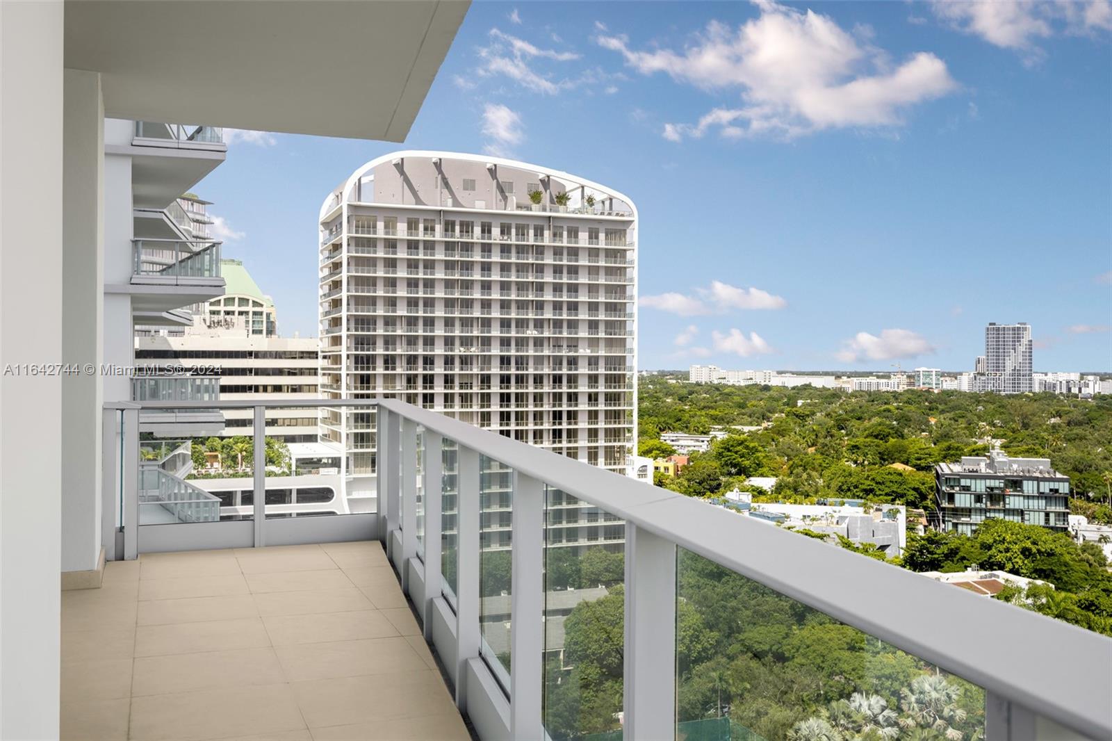 GROVENOR HOUSE CONDO - Residential