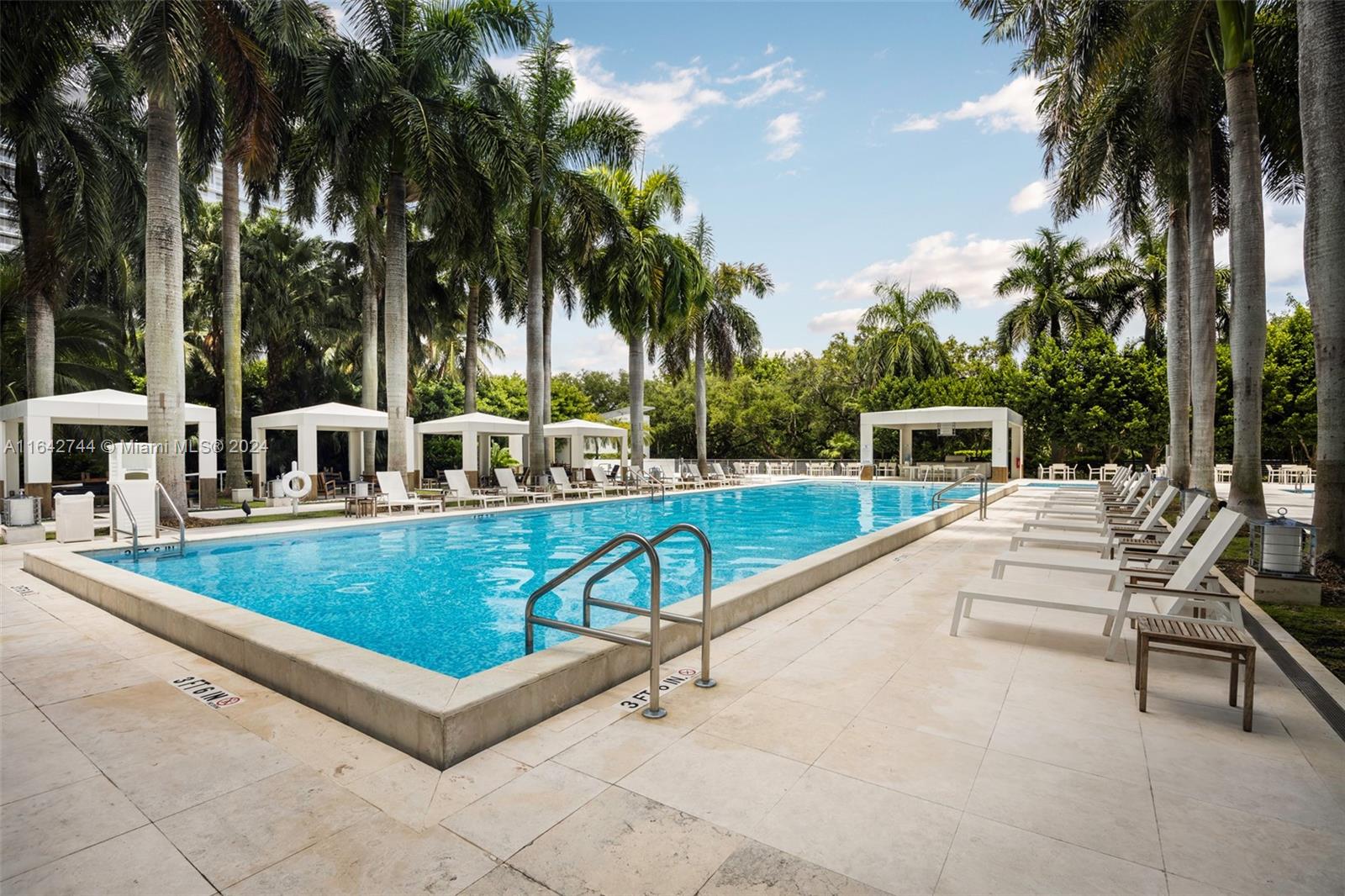 GROVENOR HOUSE CONDO - Residential