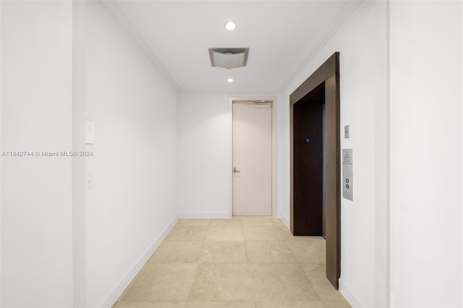 GROVENOR HOUSE CONDO - Residential