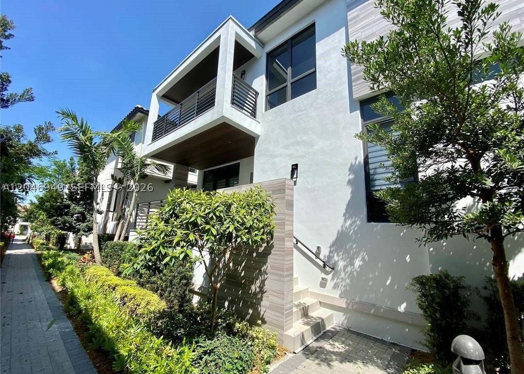 8256 NW 48th ter