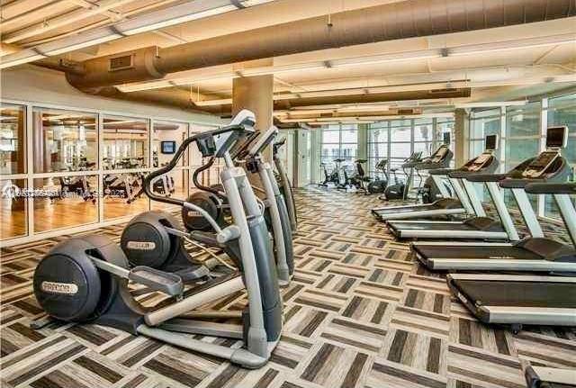 VIZCAYNE NORTH CONDO - Residential Lease