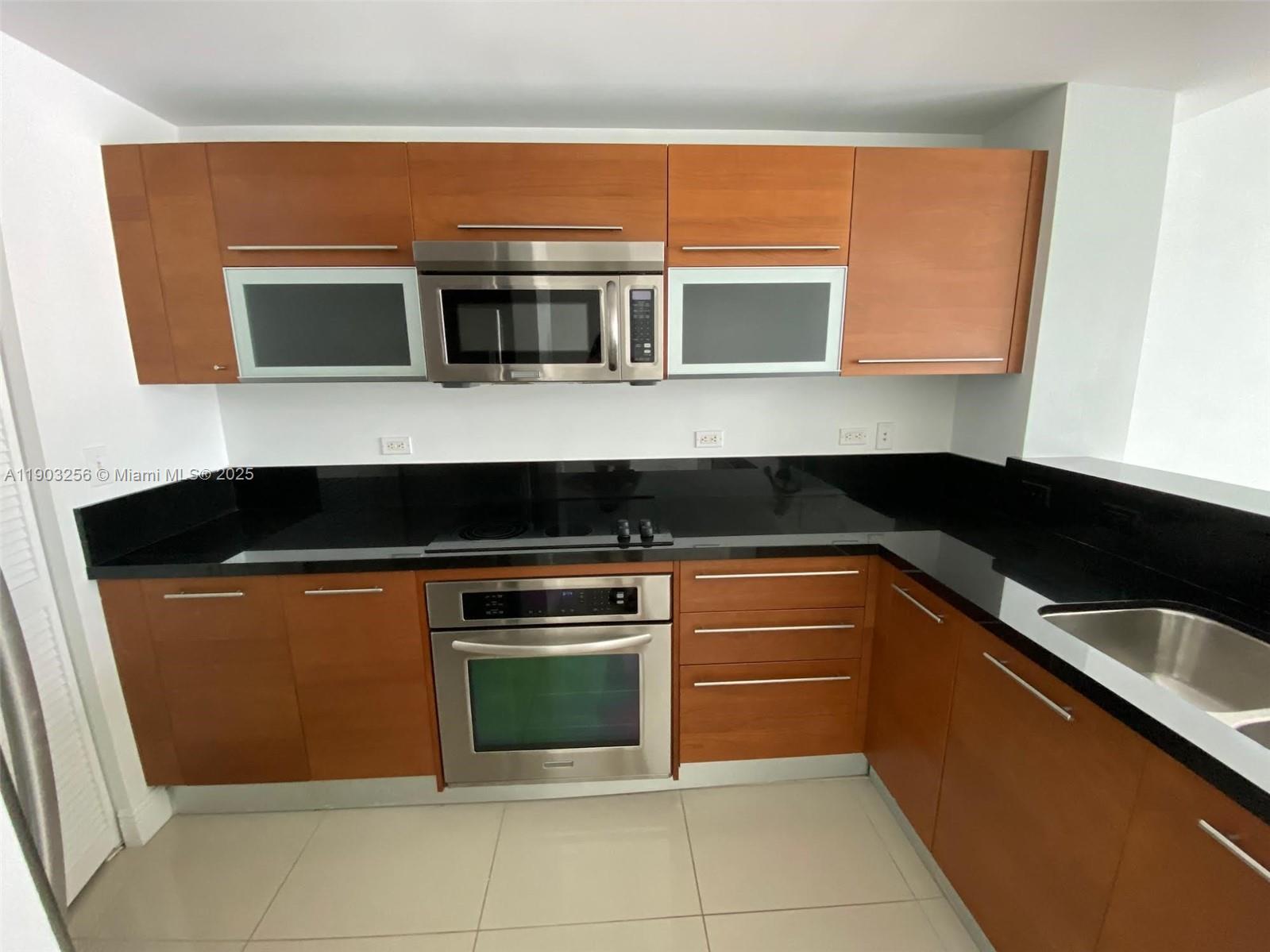 VIZCAYNE NORTH CONDO - Residential Lease