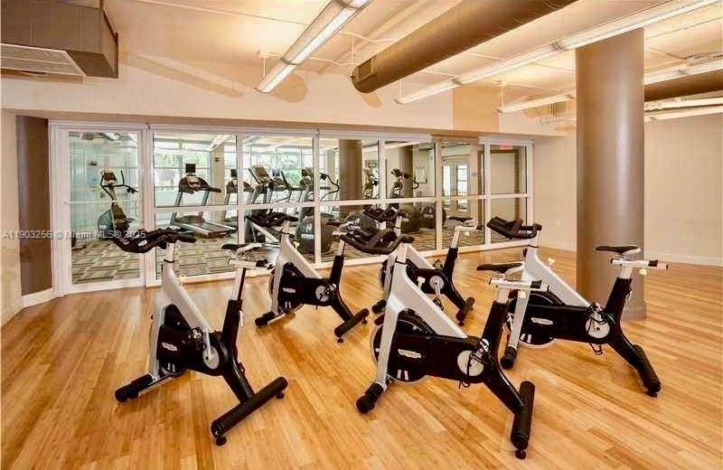 VIZCAYNE NORTH CONDO - Residential Lease