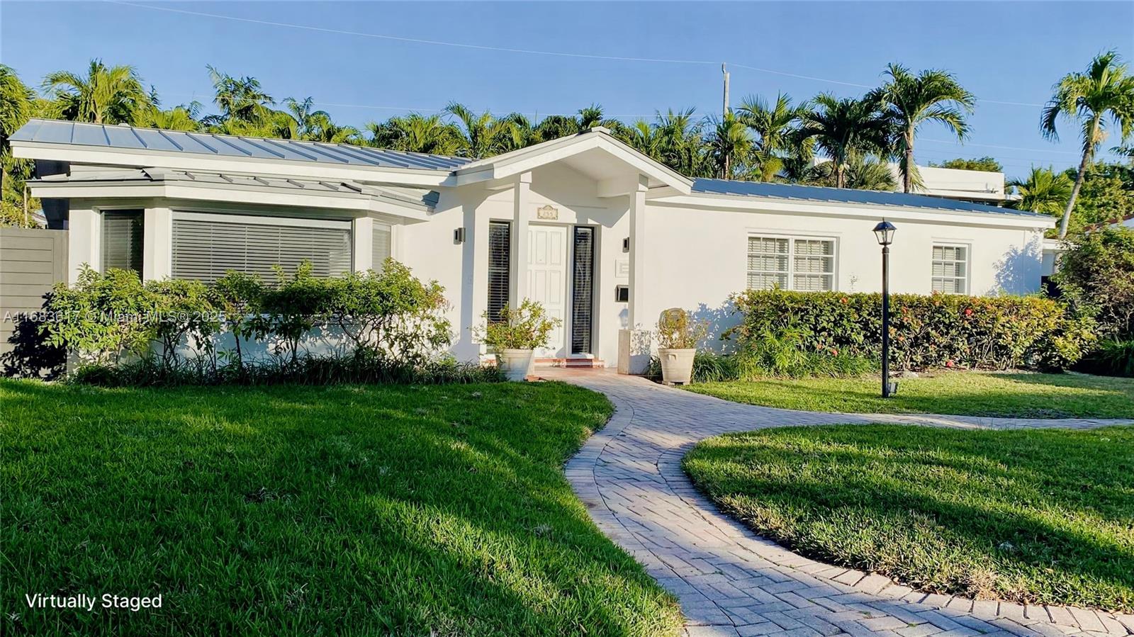 Rental Property at 255 Ridgewood Rd, Key Biscayne, Miami-Dade County, Florida - Bedrooms: 4 
Bathrooms: 3  - $14,900 MO.