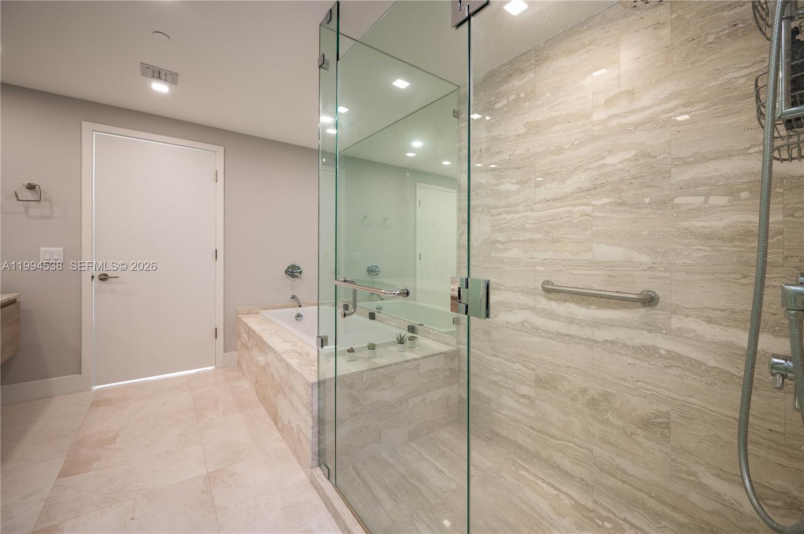 BISCAYNE BEACH CONDO - Residential