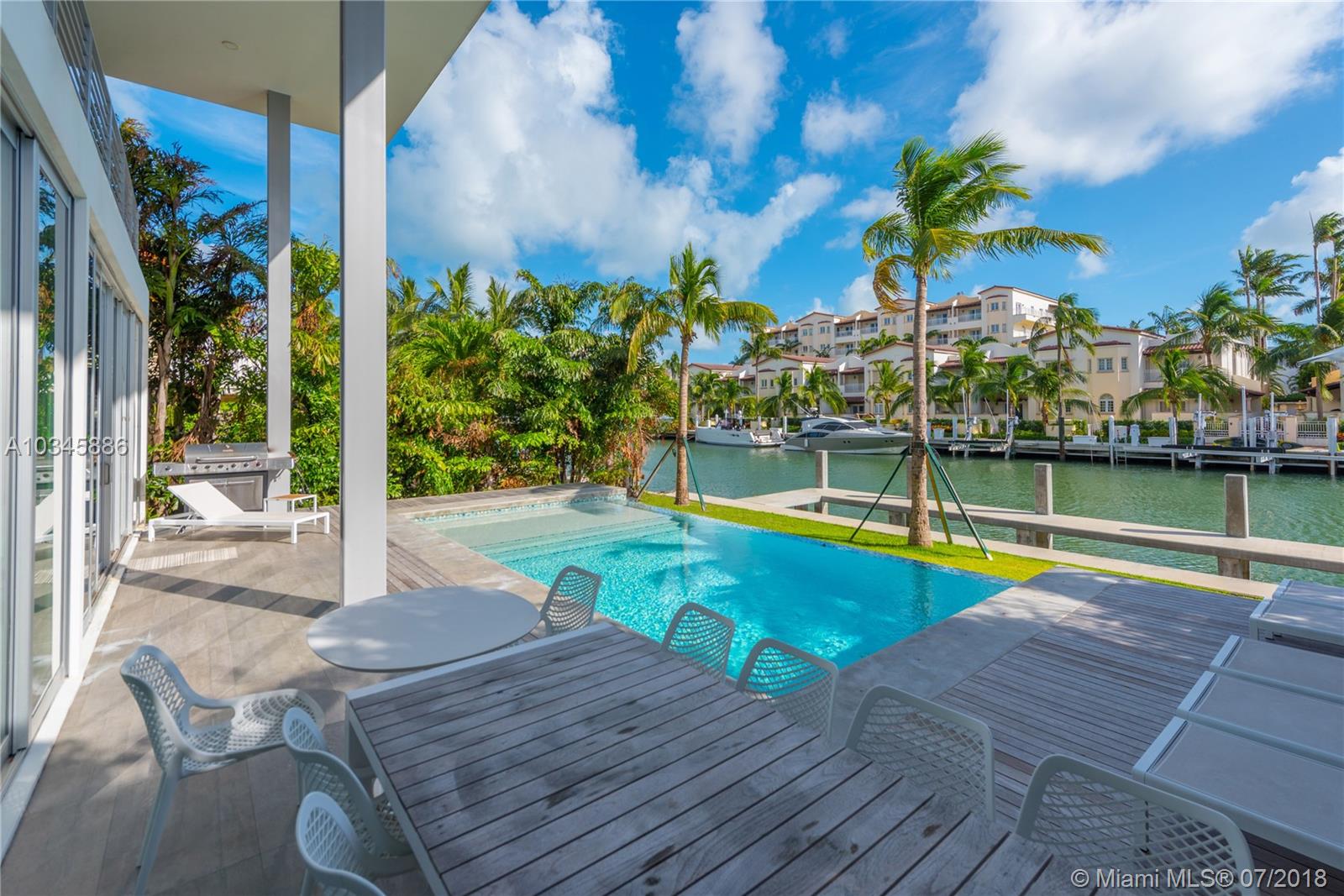 Sunset Island IV - Residential