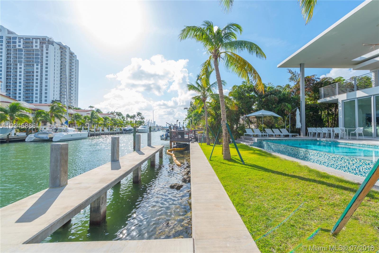 Sunset Island IV - Residential