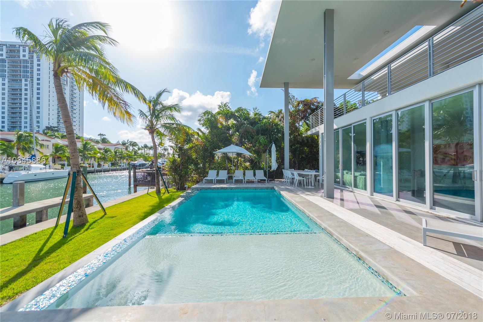 Sunset Island IV - Residential