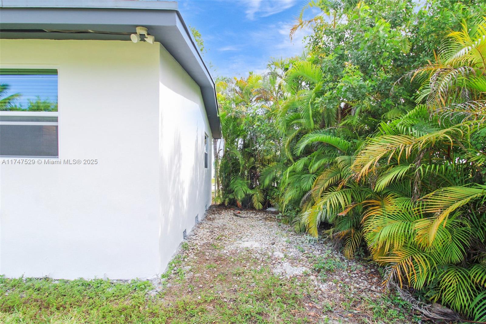 CUTLER RIDGE MANOR ESTATE - Residential