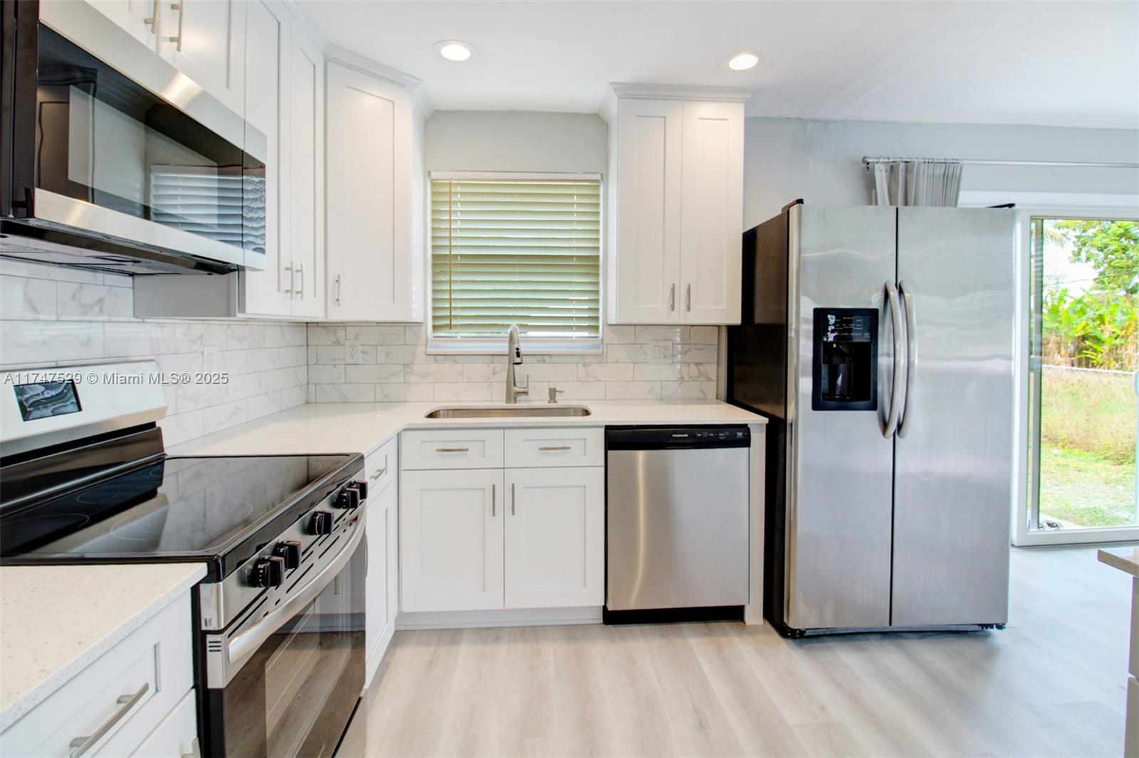 CUTLER RIDGE MANOR ESTATE - Residential