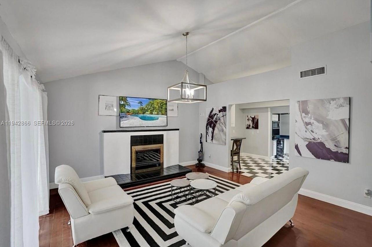 PALM BEACH LITTLE RANCHES - Residential