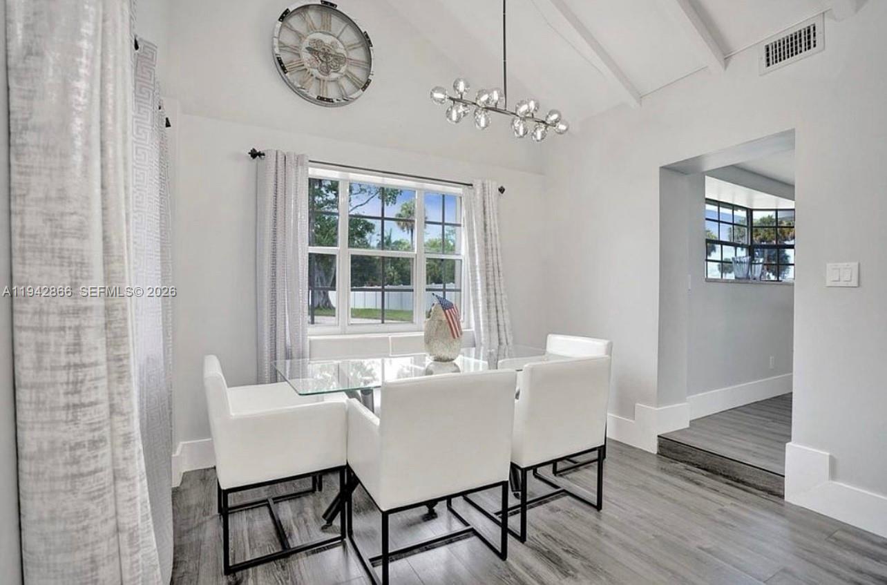 PALM BEACH LITTLE RANCHES - Residential