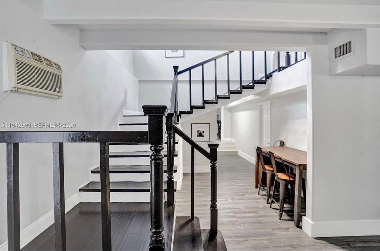 PALM BEACH LITTLE RANCHES - Residential