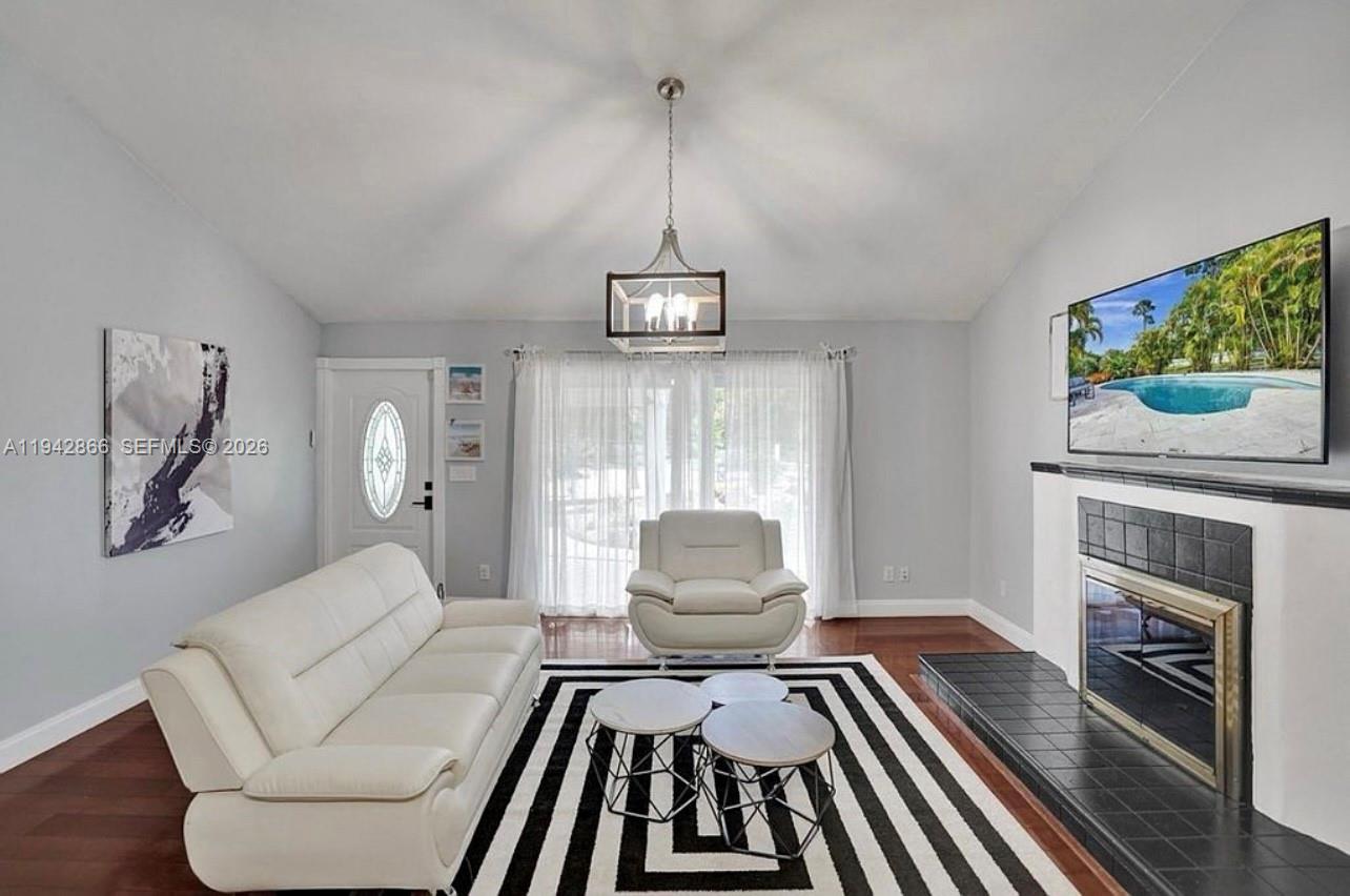 PALM BEACH LITTLE RANCHES - Residential