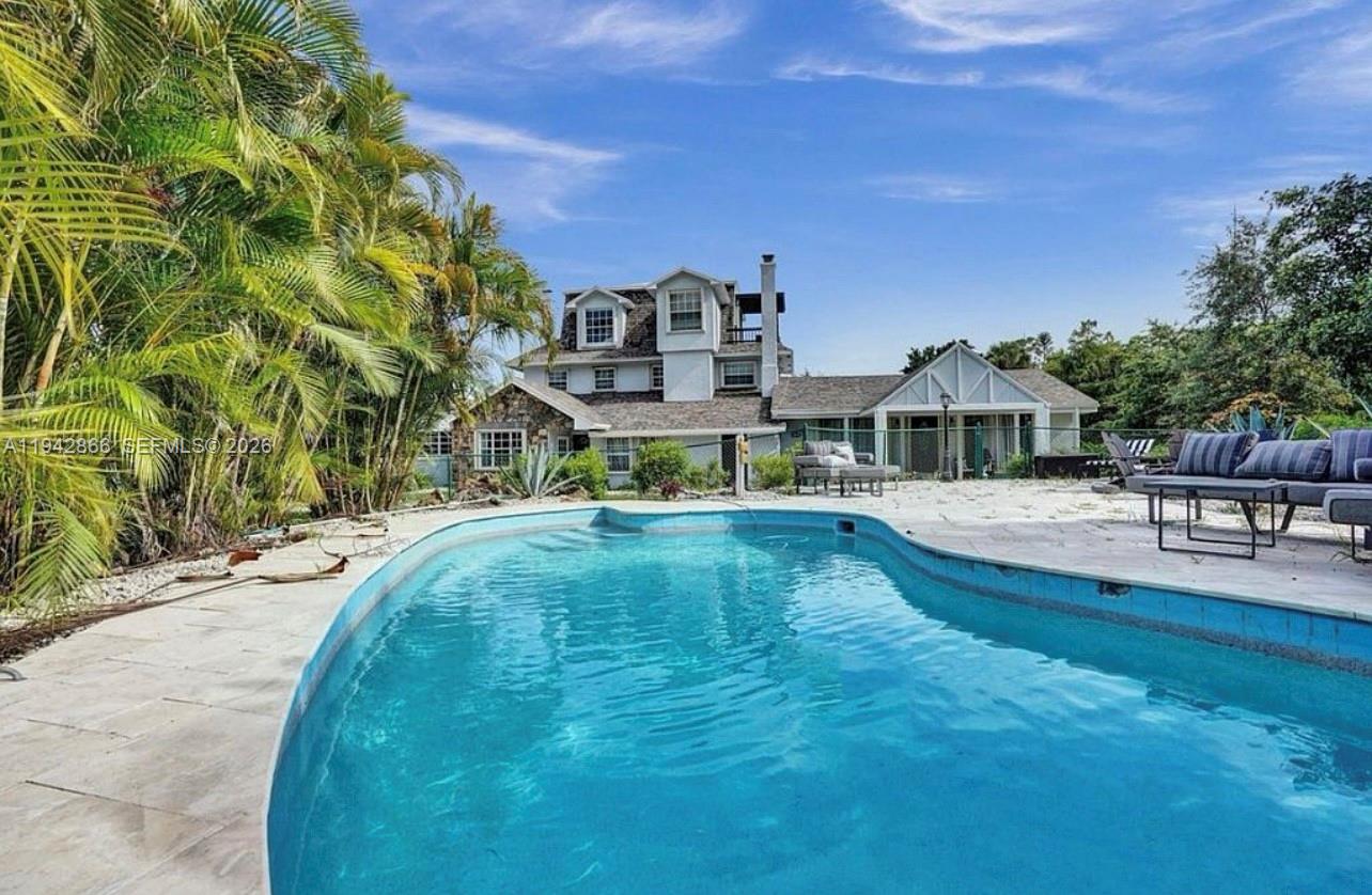 PALM BEACH LITTLE RANCHES - Residential