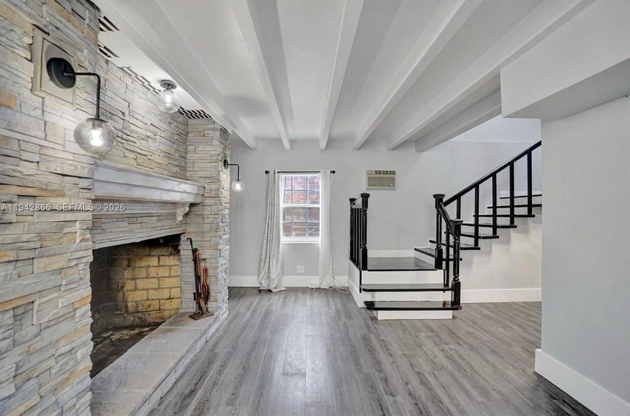 PALM BEACH LITTLE RANCHES - Residential