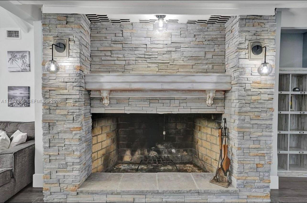 PALM BEACH LITTLE RANCHES - Residential