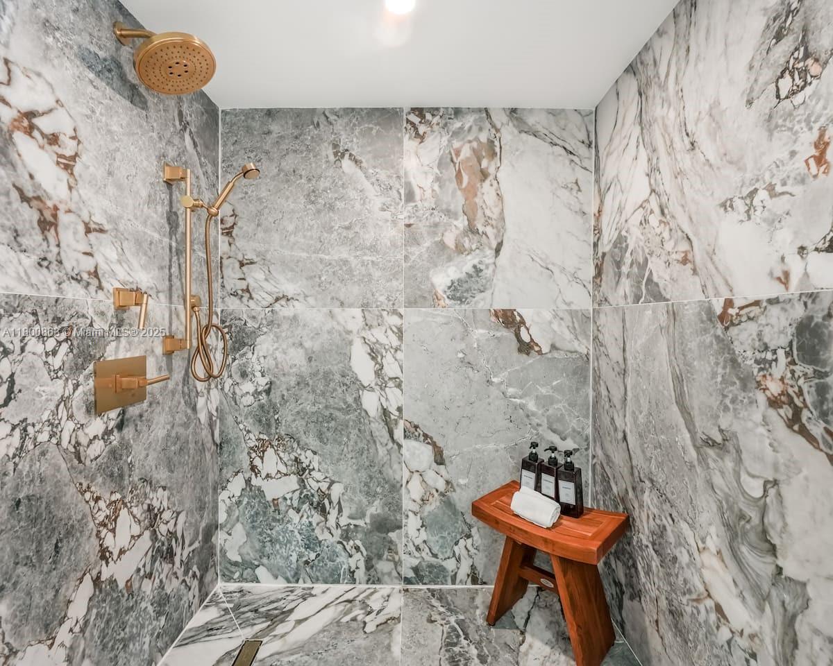 THE MERCURY SOUTH BEACH - Residential Lease