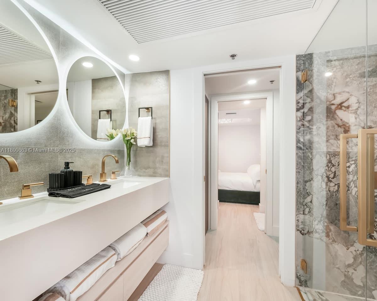 THE MERCURY SOUTH BEACH - Residential Lease