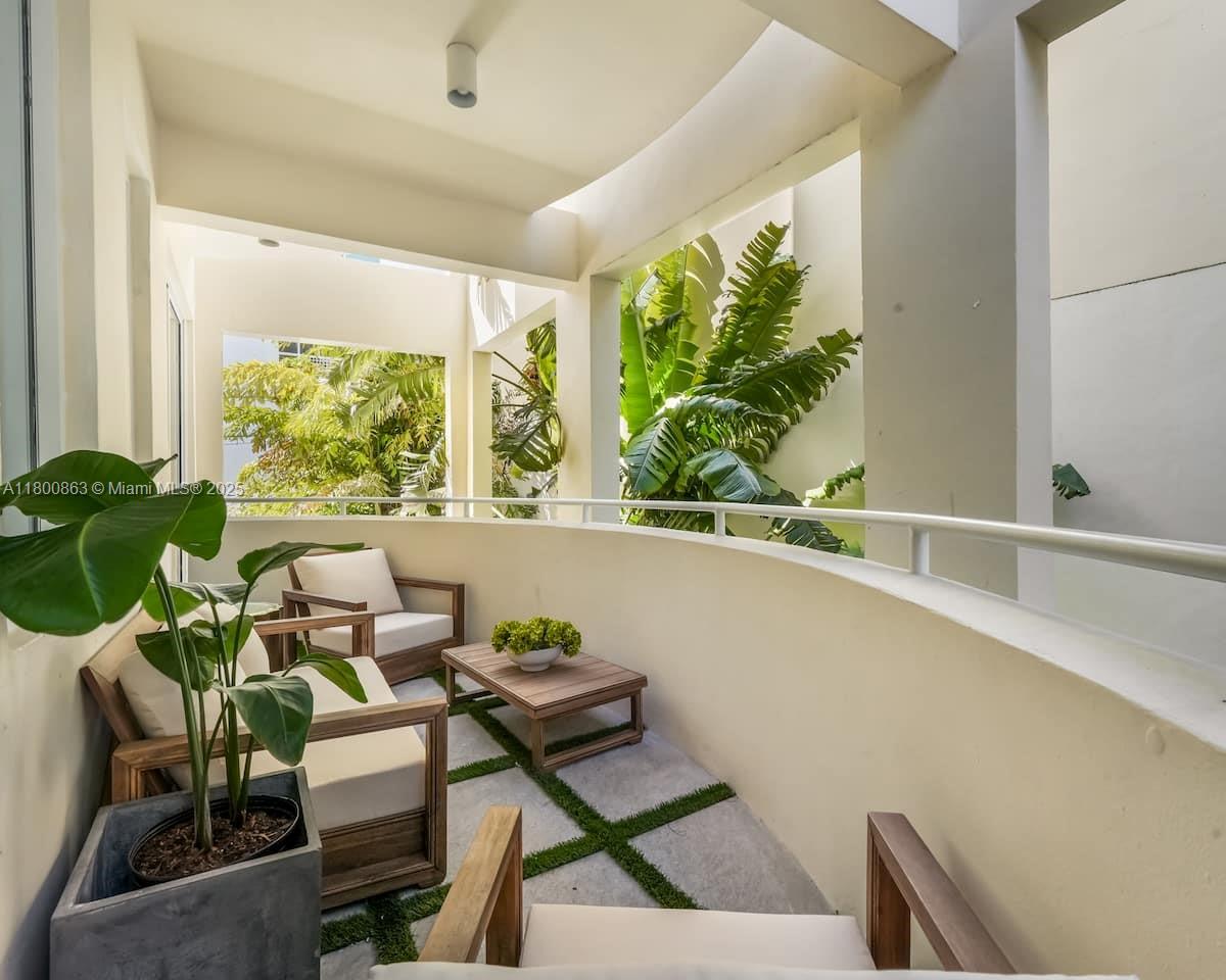 THE MERCURY SOUTH BEACH - Residential Lease