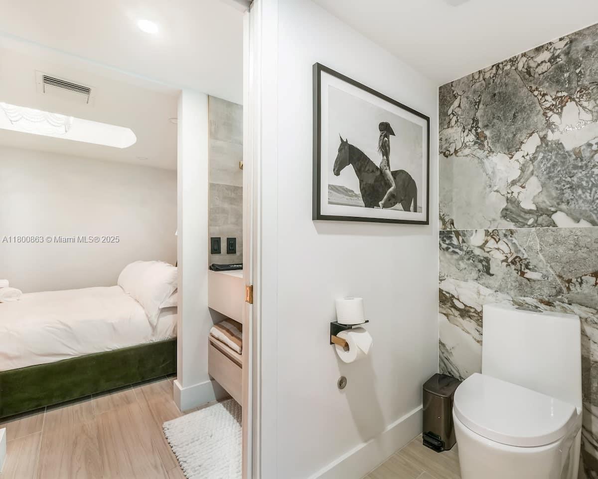 THE MERCURY SOUTH BEACH - Residential Lease