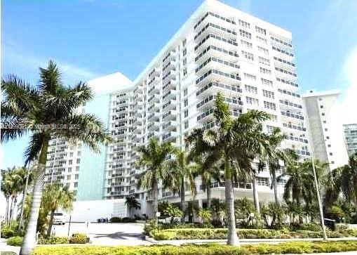 Beach style cozy apartment. 1 BD and 1 BA + 1/2 BA. Oceanfront fully furnished unit with sofa bed in the living room. Street and intracoastal views. Fully equipped with tile floors. Building full of amenities, front desk and valet parking available 24 hours. Security guard, gym, heated pool, game room, direct beach access, club room, and small library with internet access. Basic cable included. No smoking or pets of any kind allowed. Minimum 1 month rental. Available for renting until June.