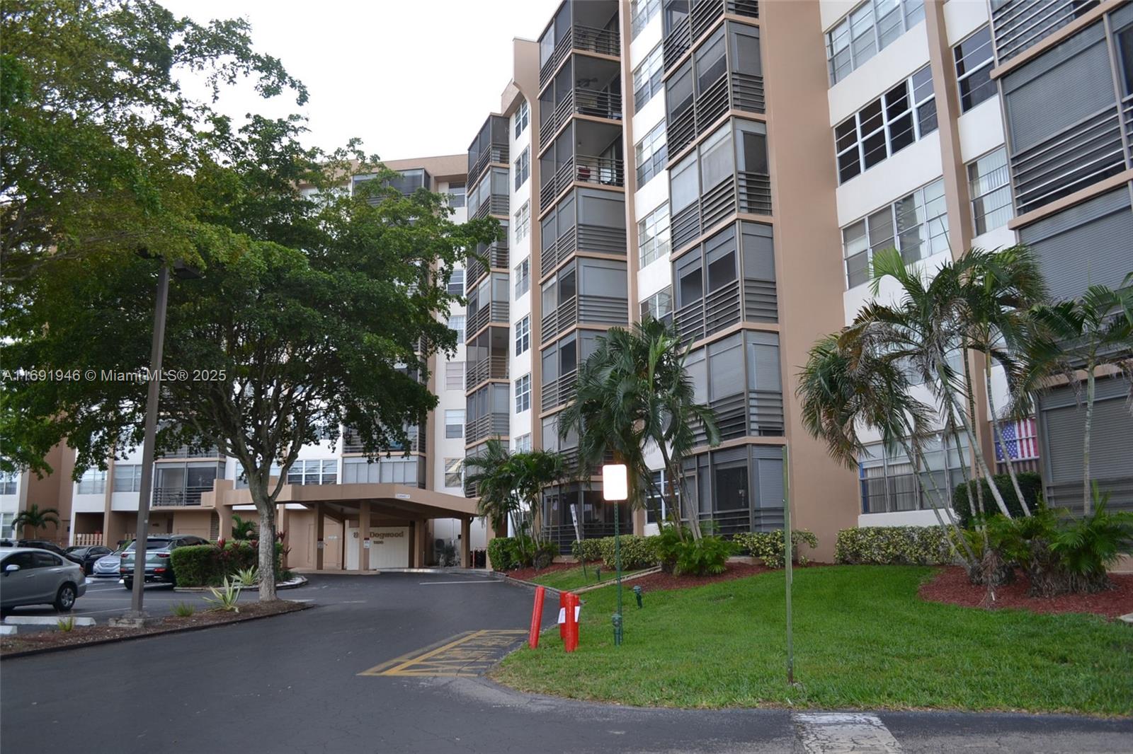 Property for Sale at 1100 Saint Charles Pl 219, Pembroke Pines, Miami-Dade County, Florida - Bedrooms: 2 
Bathrooms: 2  - $150,900