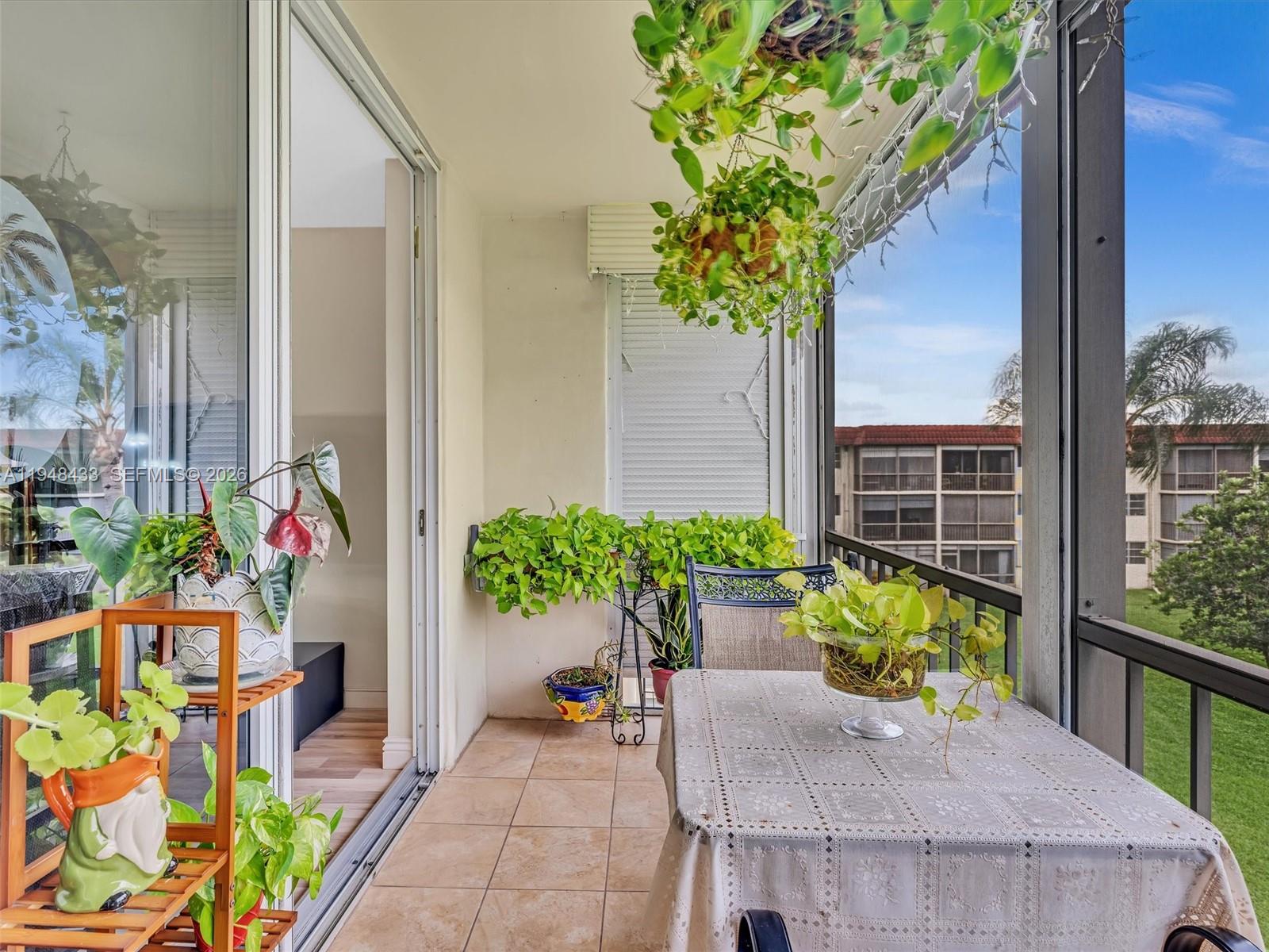 HOLLYBROOK GOLF AND - Residential