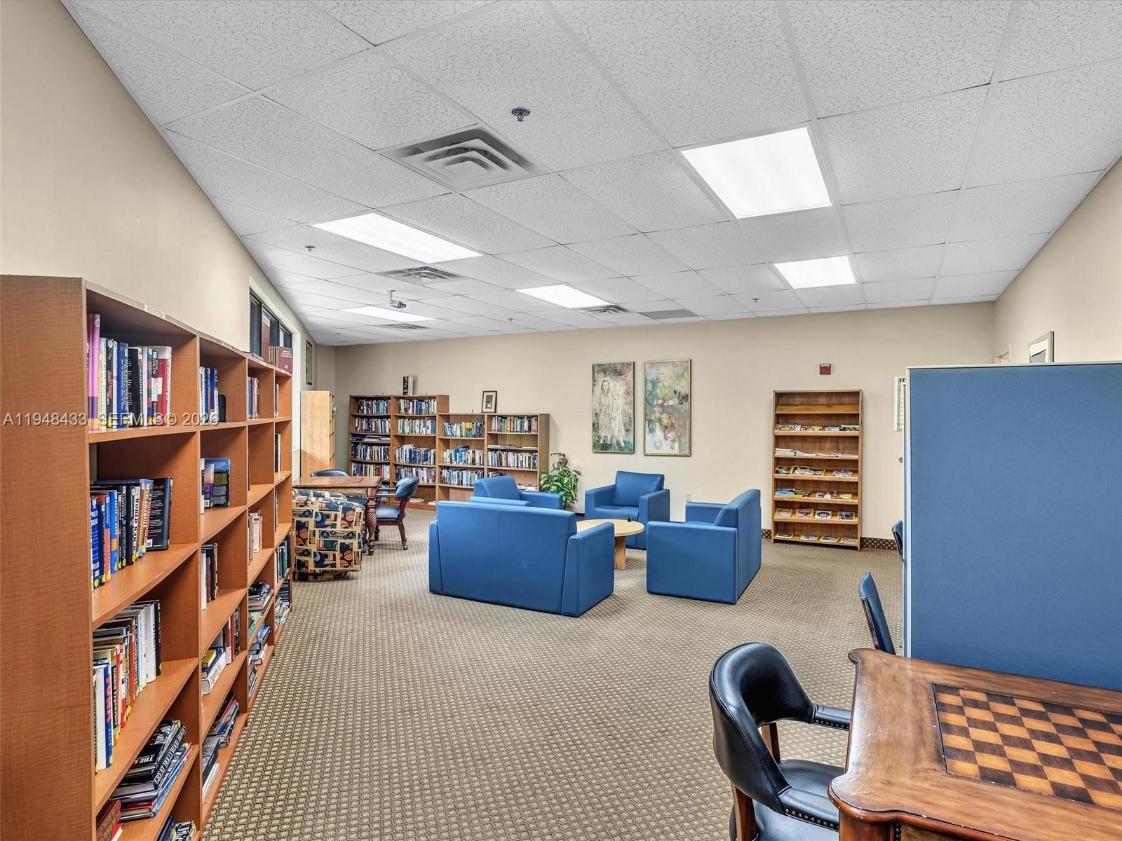 HOLLYBROOK GOLF AND - Residential