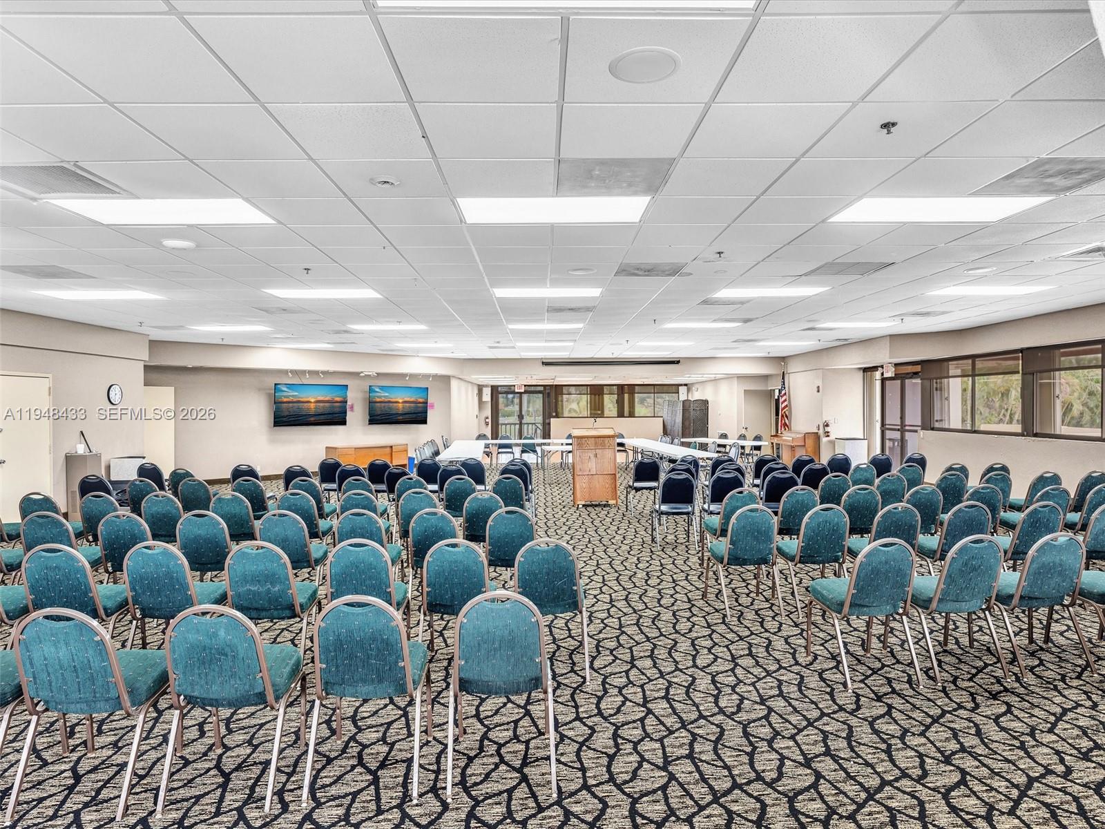 HOLLYBROOK GOLF AND - Residential