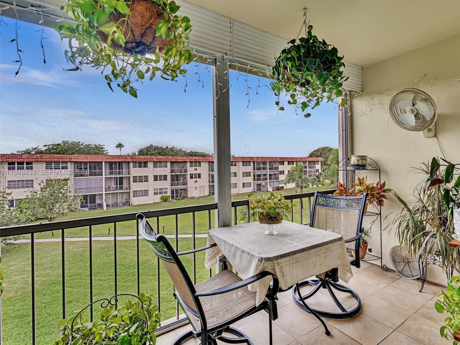 HOLLYBROOK GOLF AND - Residential