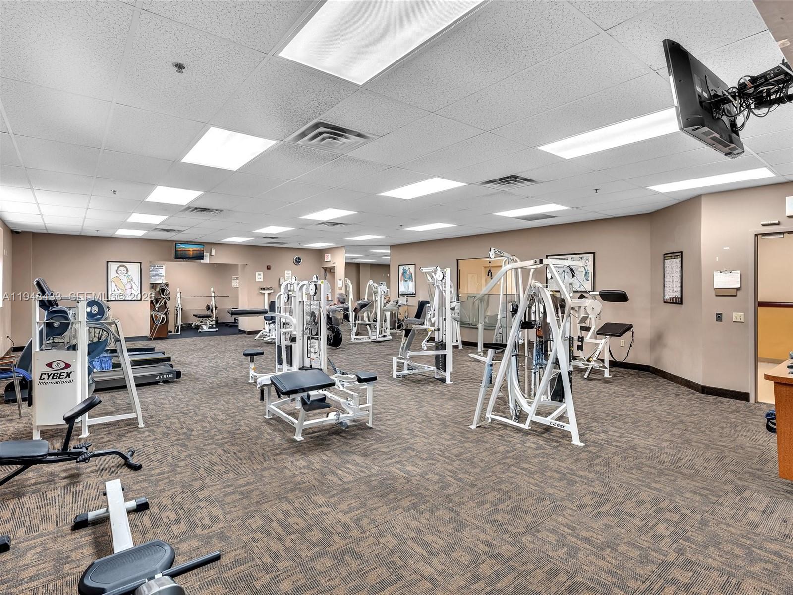 HOLLYBROOK GOLF AND - Residential