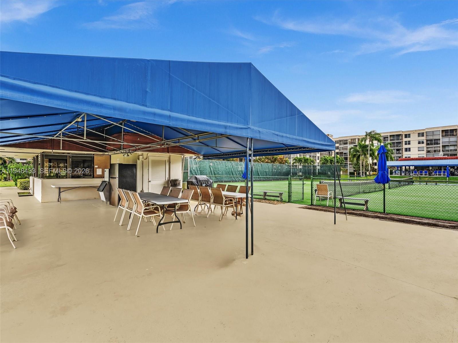 HOLLYBROOK GOLF AND - Residential