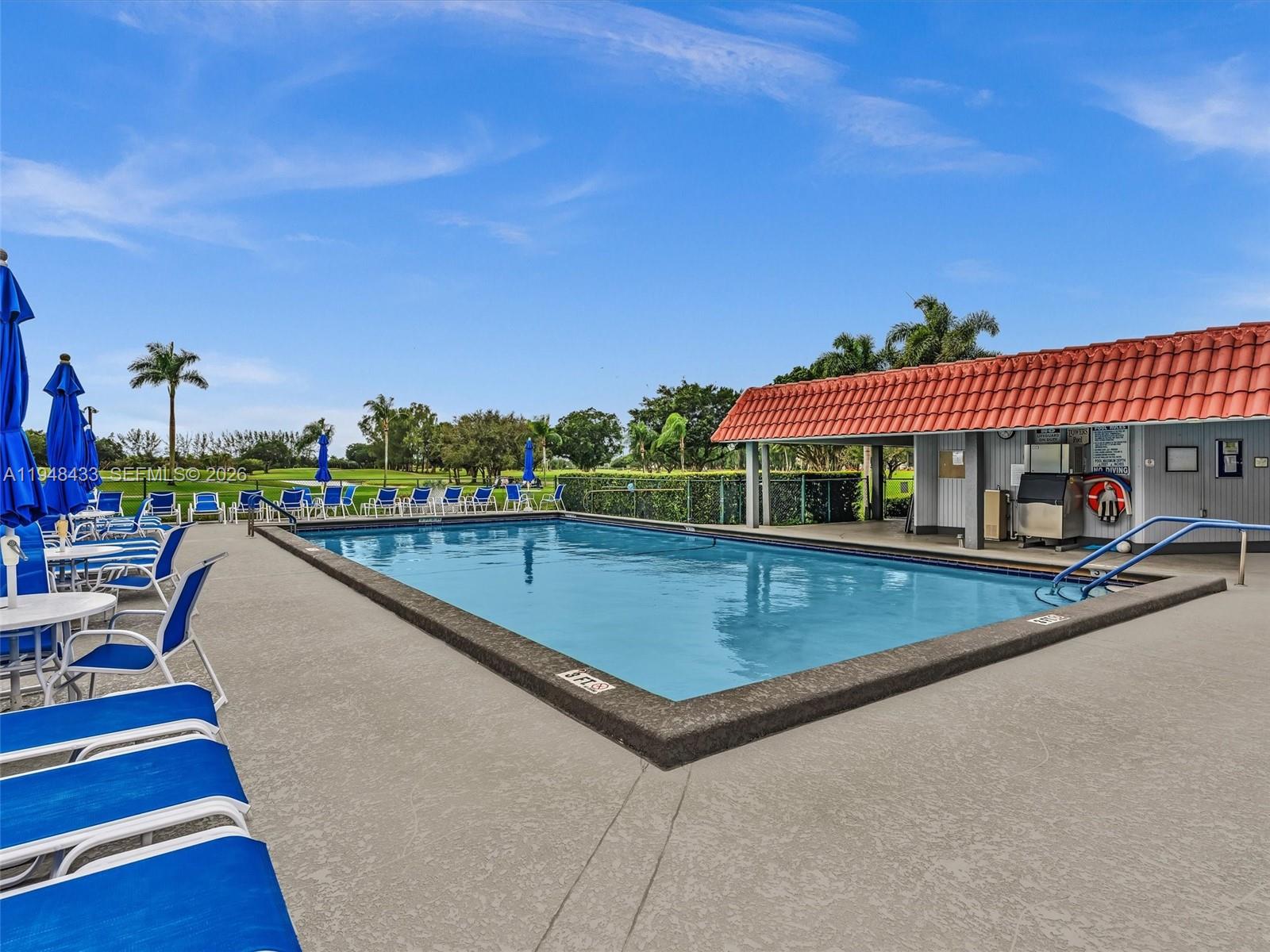 HOLLYBROOK GOLF AND - Residential