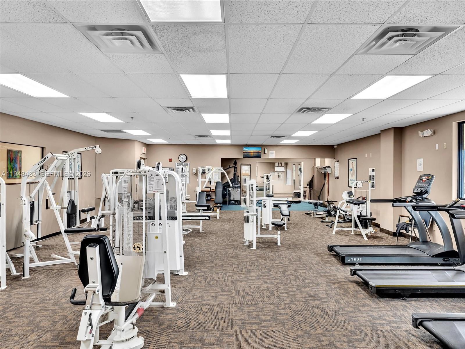 HOLLYBROOK GOLF AND - Residential