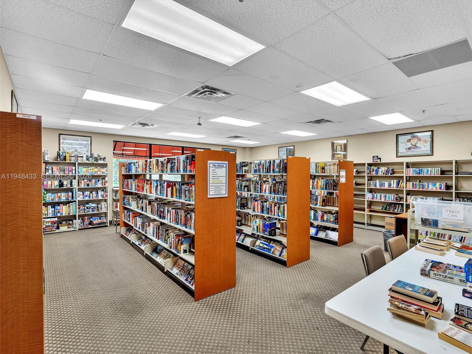 HOLLYBROOK GOLF AND - Residential