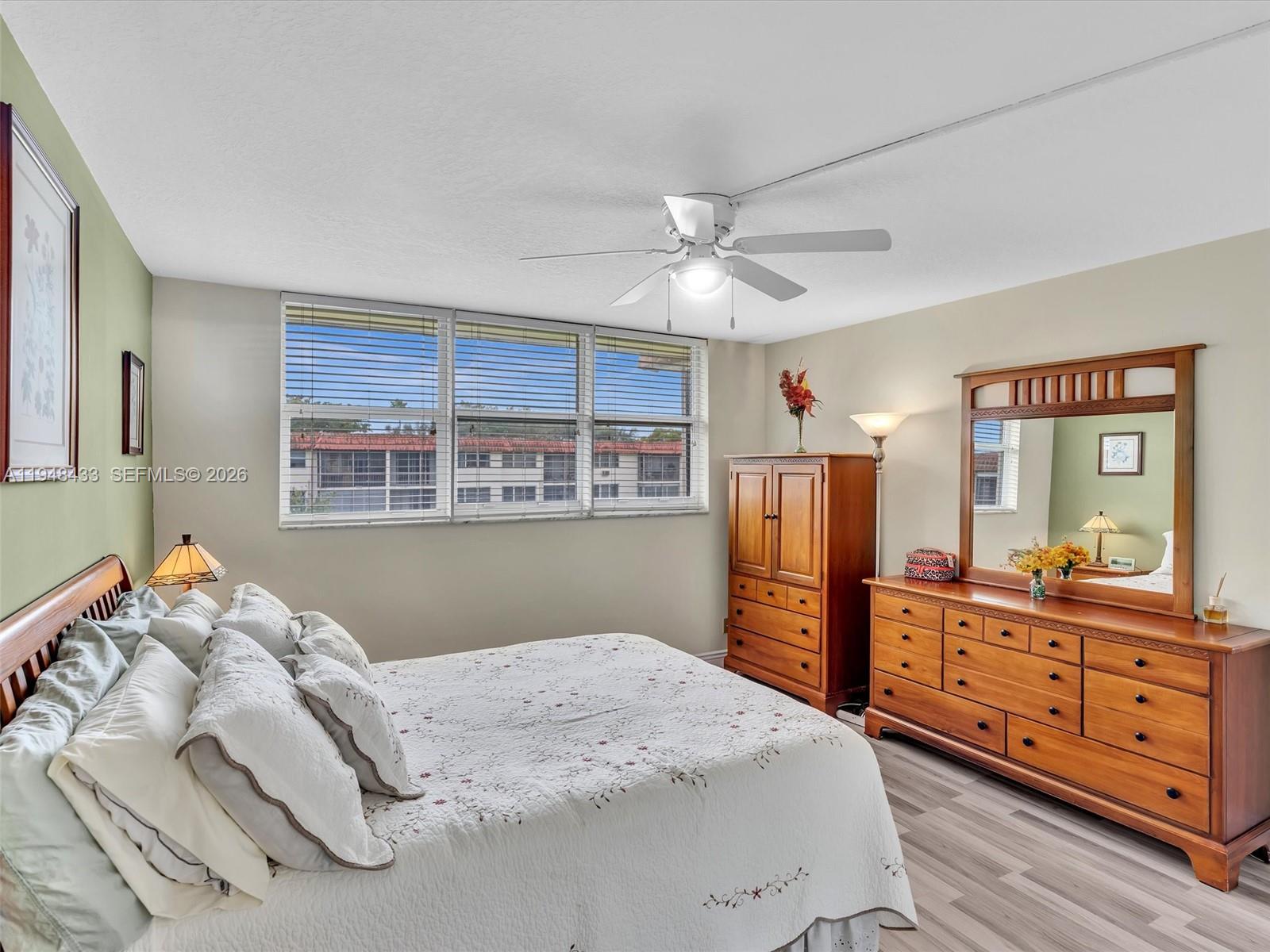 HOLLYBROOK GOLF AND - Residential