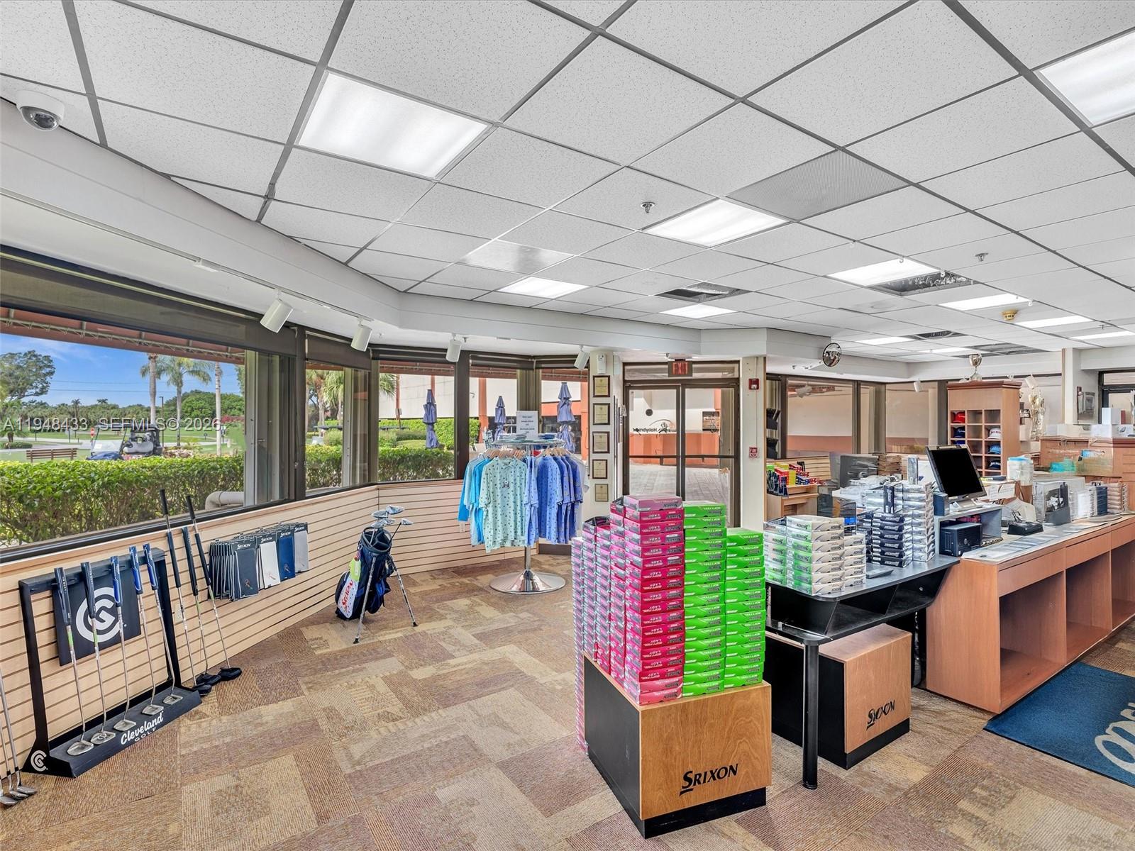 HOLLYBROOK GOLF AND - Residential