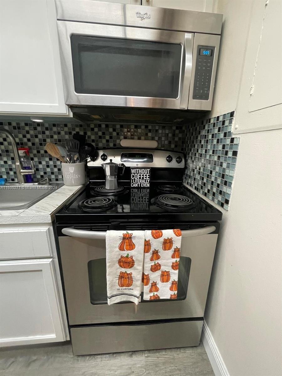Property for Sale at 7100 Nw 17th St 421, Plantation, Miami-Dade County, Florida - Bedrooms: 1 
Bathrooms: 2  - $160,000