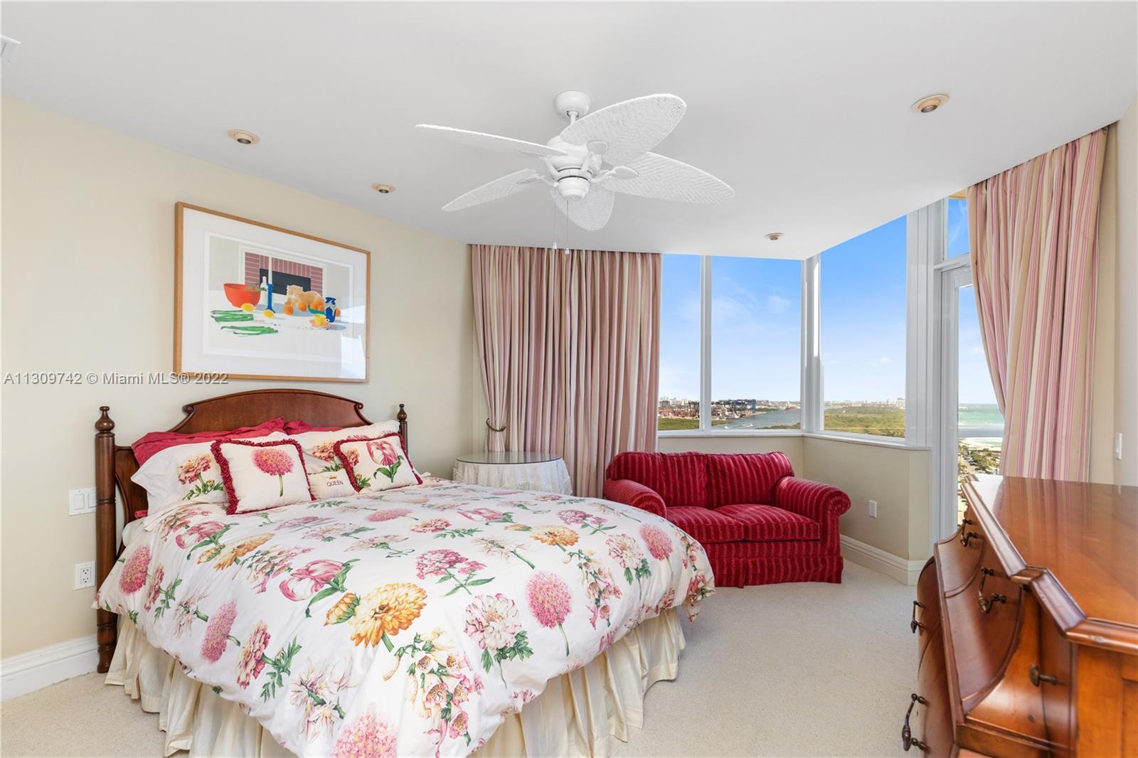 RENAISSANCE ON THE OCEAN - Residential