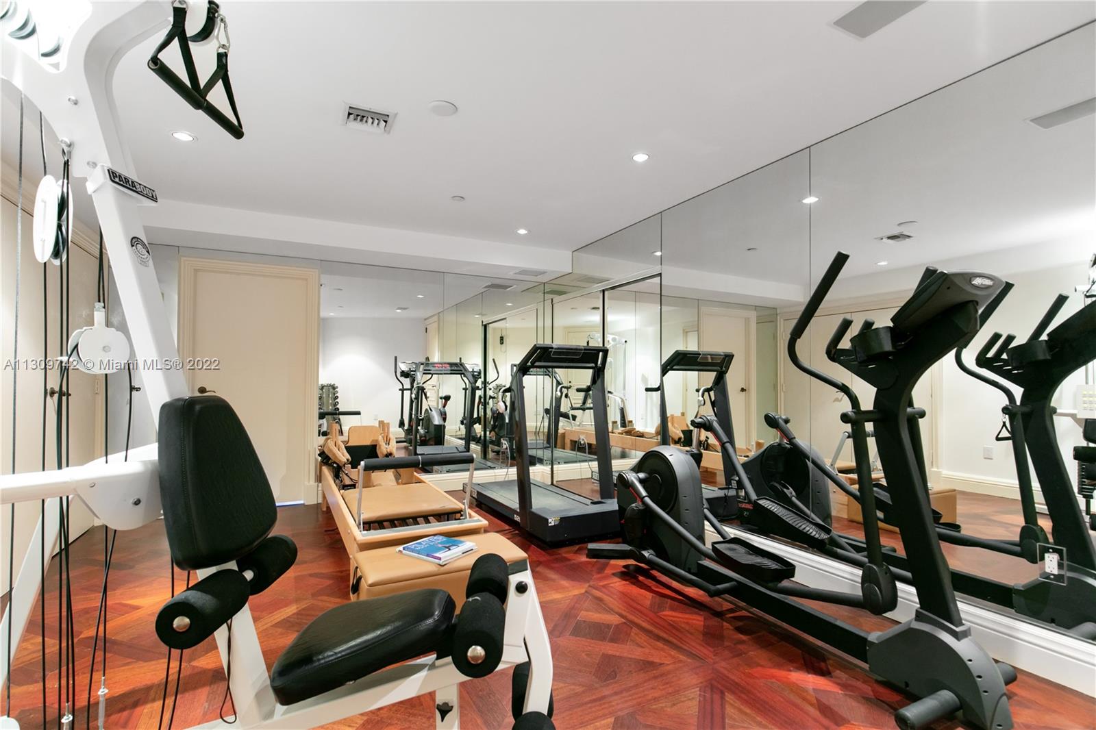 RENAISSANCE ON THE OCEAN - Residential