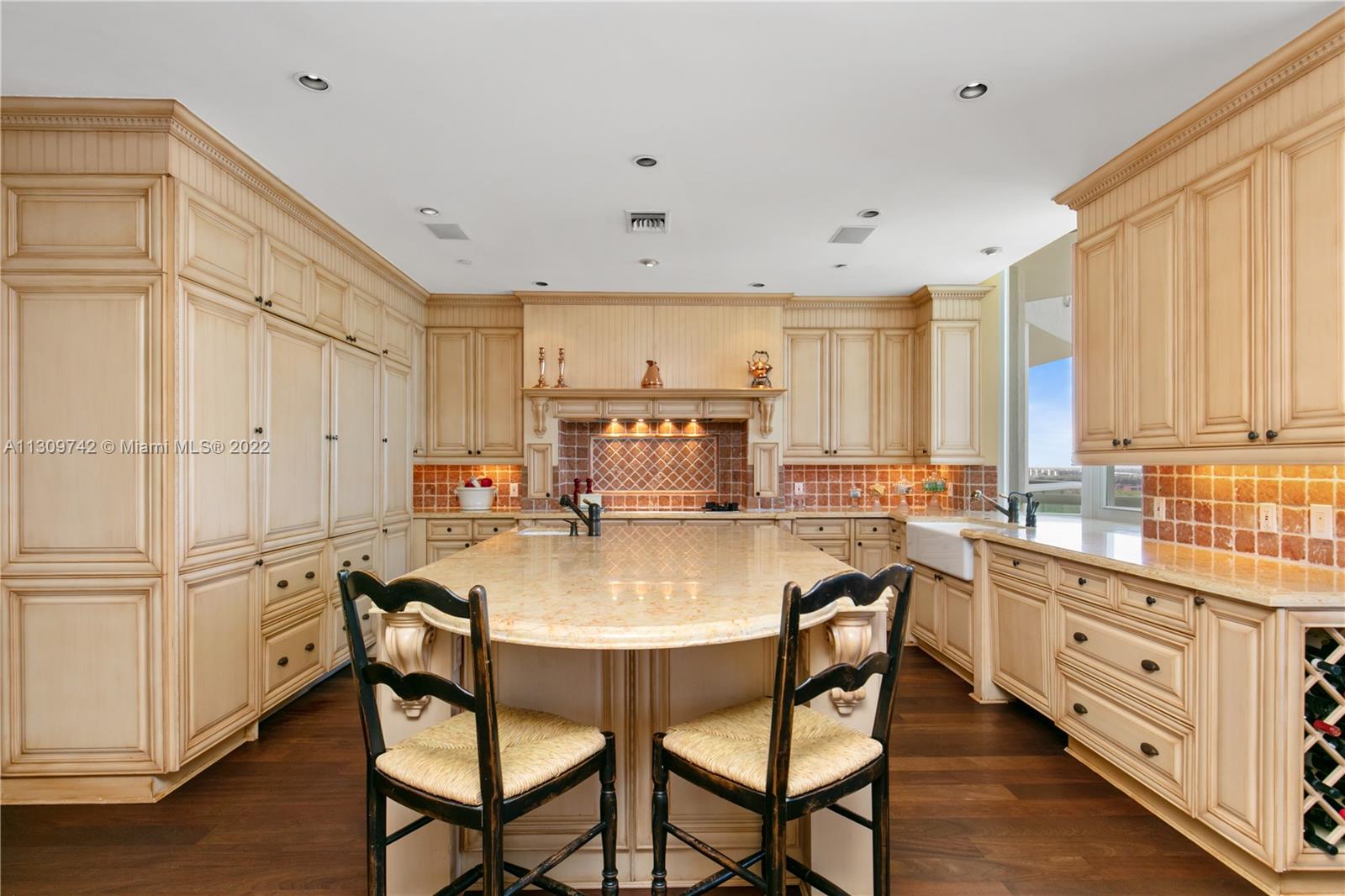 RENAISSANCE ON THE OCEAN - Residential