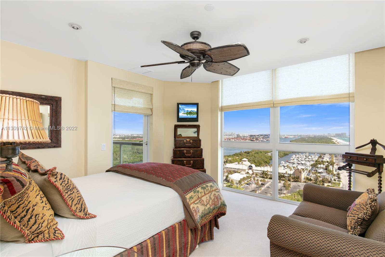 RENAISSANCE ON THE OCEAN - Residential