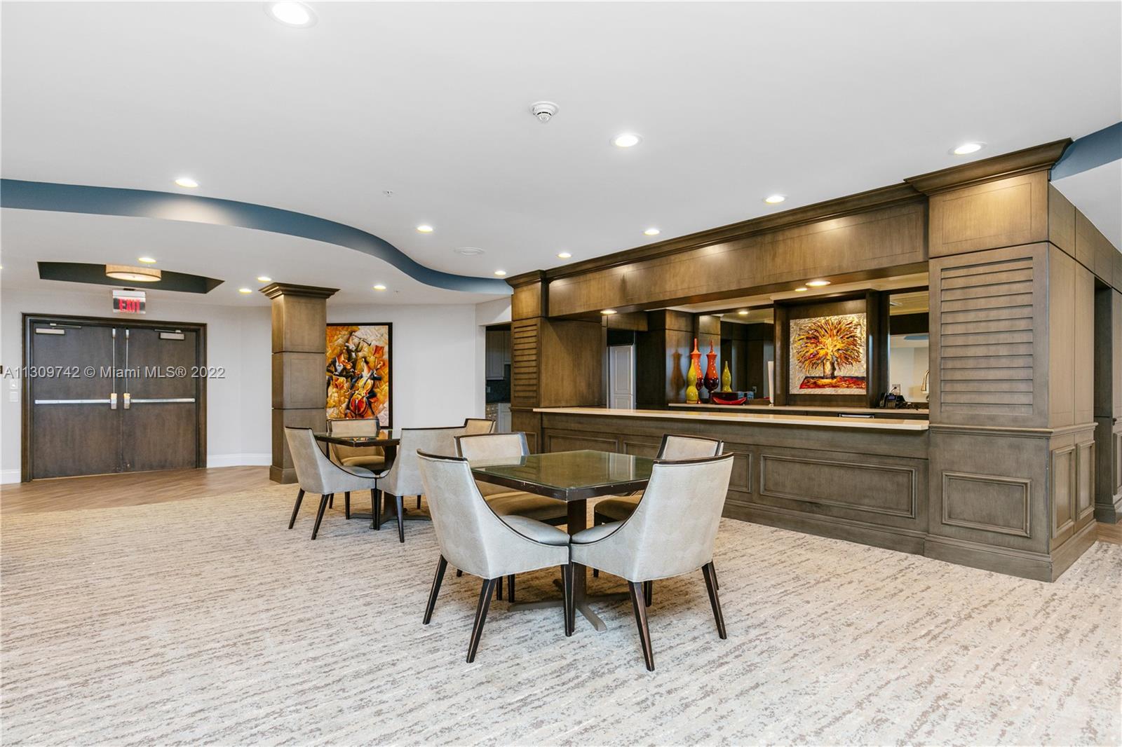 RENAISSANCE ON THE OCEAN - Residential