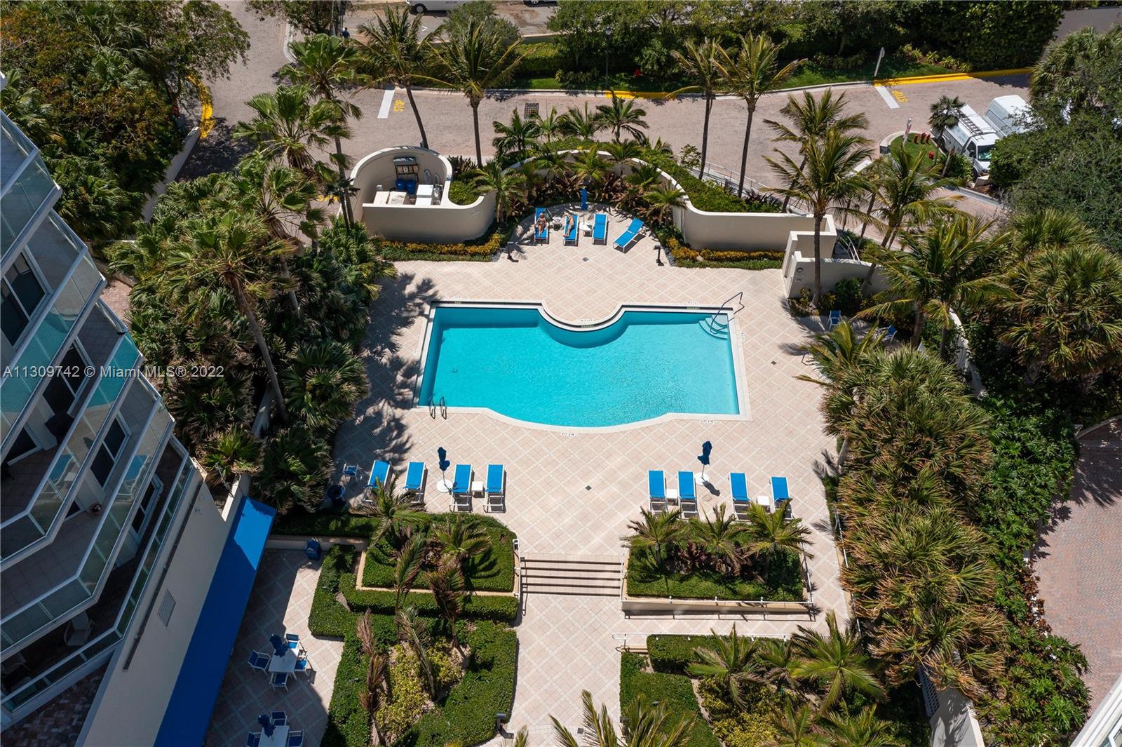 RENAISSANCE ON THE OCEAN - Residential